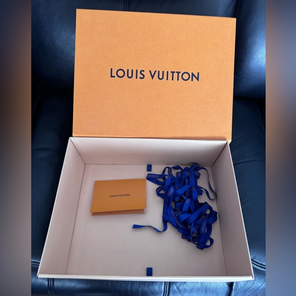 Louis Vuitton Signature Orange Box - Picture 7 of 14